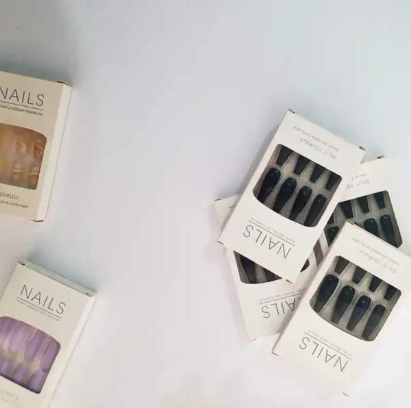 Full Coverage 24 Pics Artificial Sweet Fake Nails With Glue High Quality Nails - Image 2